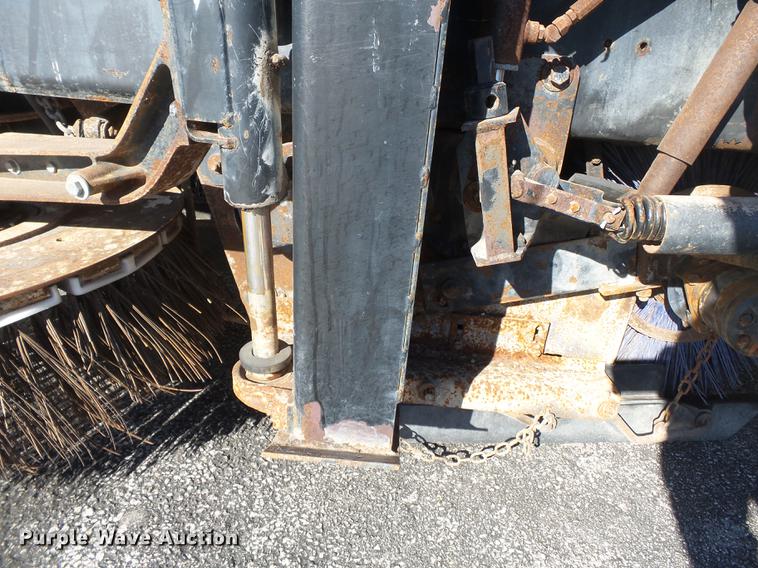 image for item DA2469 1995 Johnston V3000SP sweeper