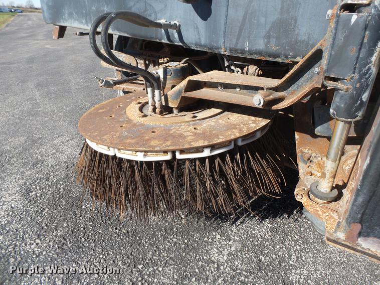image for item DA2469 1995 Johnston V3000SP sweeper