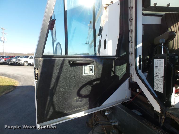 image for item DA2469 1995 Johnston V3000SP sweeper