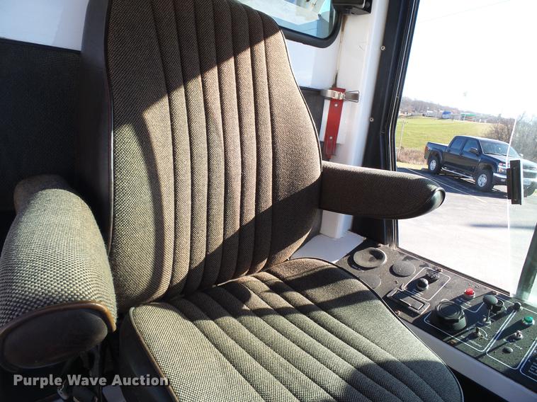 image for item DA2469 1995 Johnston V3000SP sweeper