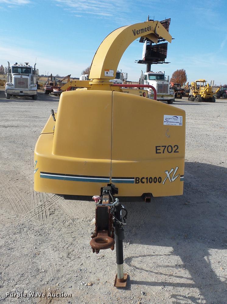 image for item DA2470 2005 Vermeer BC1000XL wood chipper