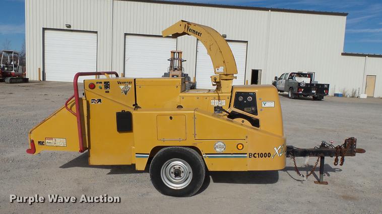 image for item DA2470 2005 Vermeer BC1000XL wood chipper