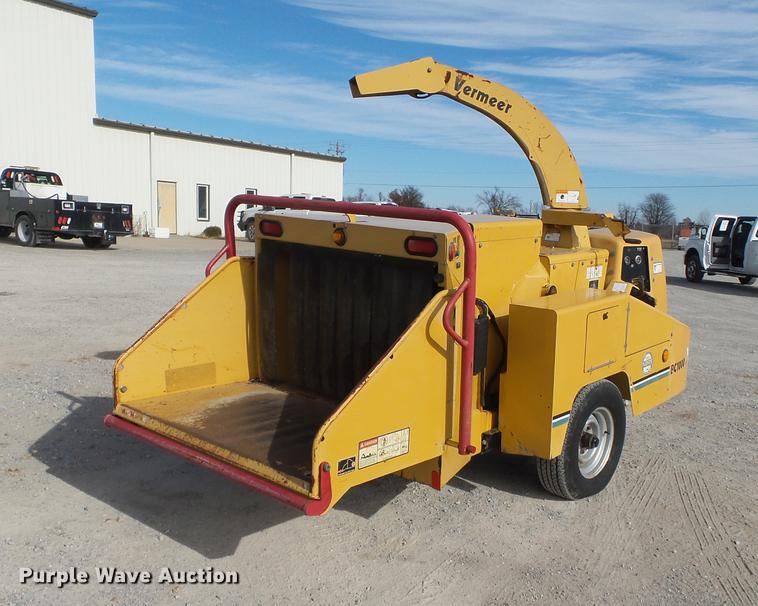 image for item DA2470 2005 Vermeer BC1000XL wood chipper