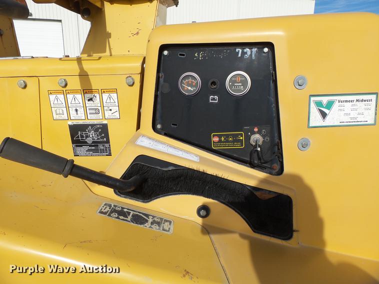 image for item DA2470 2005 Vermeer BC1000XL wood chipper