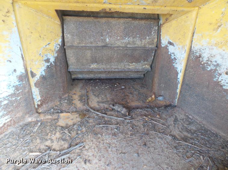 image for item DA2470 2005 Vermeer BC1000XL wood chipper