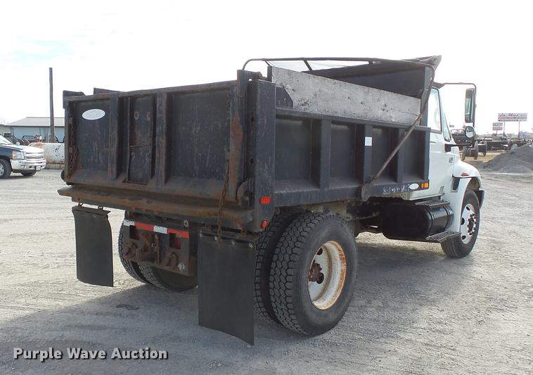 image for item DA2471 2006 International 4200 dump truck