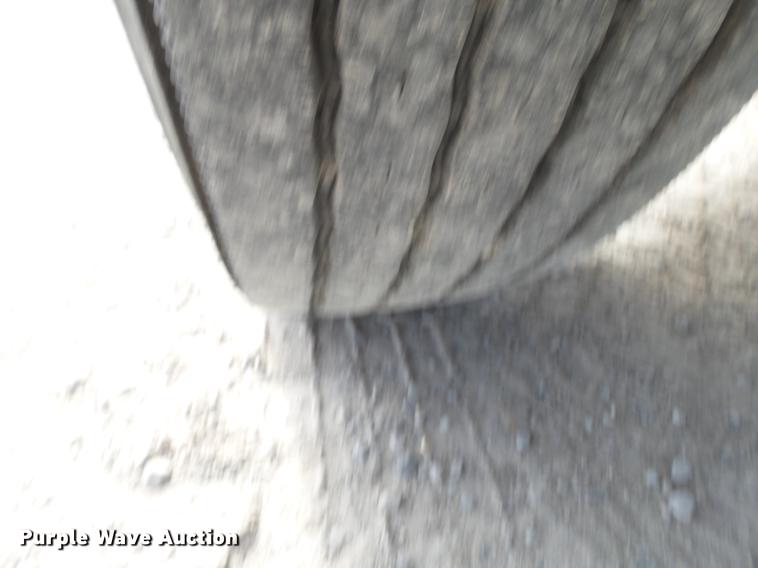 image for item DA2471 2006 International 4200 dump truck