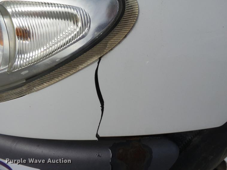 image for item DA2471 2006 International 4200 dump truck