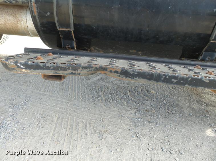 image for item DA2471 2006 International 4200 dump truck