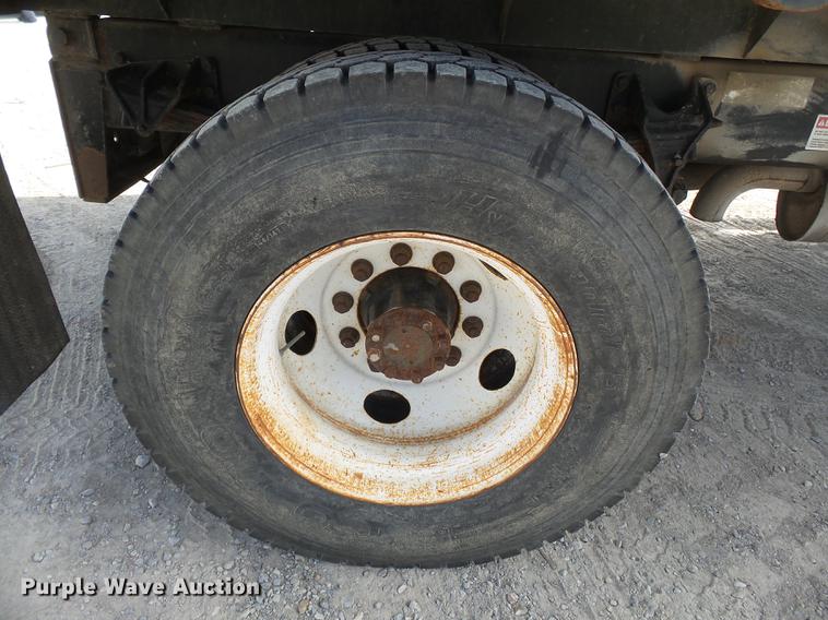 image for item DA2471 2006 International 4200 dump truck