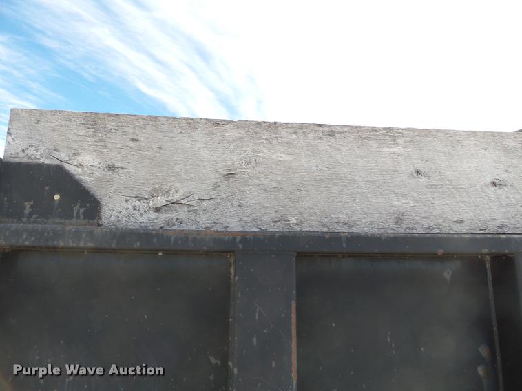 image for item DA2471 2006 International 4200 dump truck