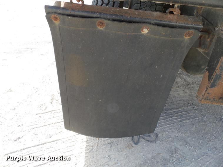 image for item DA2471 2006 International 4200 dump truck
