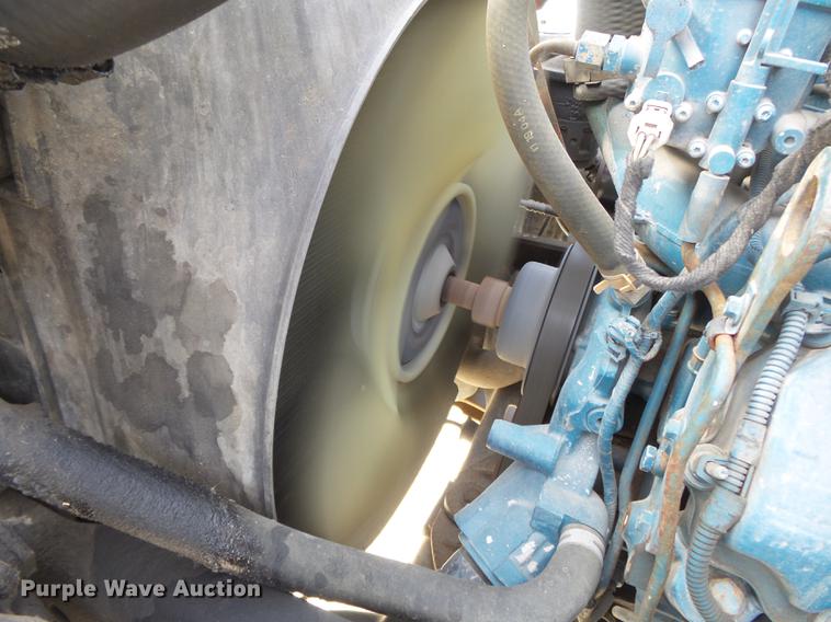 image for item DA2471 2006 International 4200 dump truck