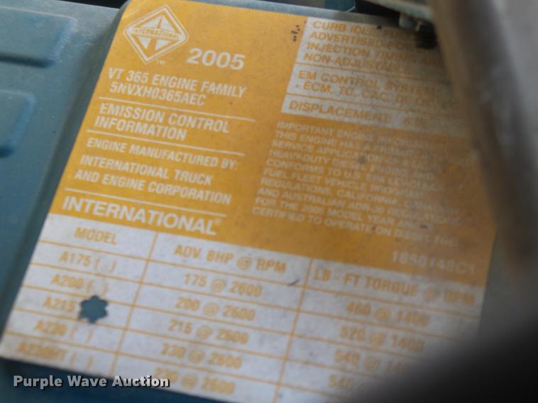 image for item DA2471 2006 International 4200 dump truck