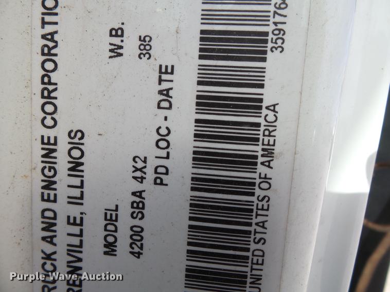 image for item DA2471 2006 International 4200 dump truck