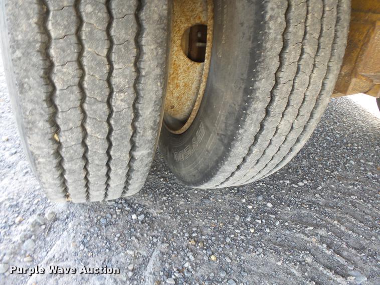 image for item DA2472 2006 Belshe equipment trailer