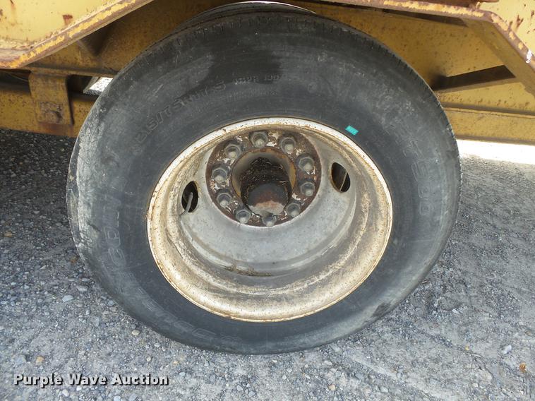 image for item DA2472 2006 Belshe equipment trailer