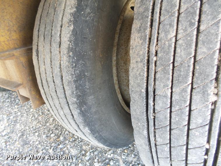 image for item DA2472 2006 Belshe equipment trailer