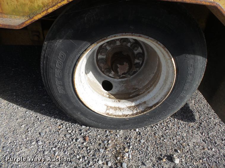 image for item DA2472 2006 Belshe equipment trailer