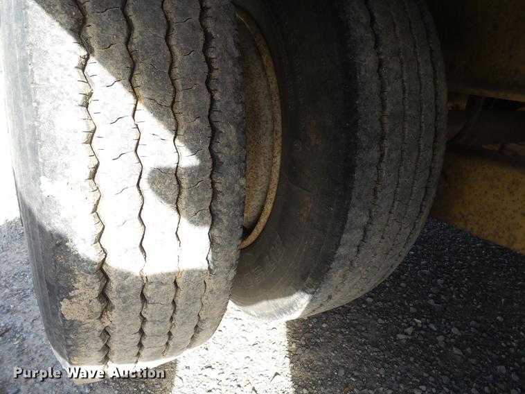 image for item DA2472 2006 Belshe equipment trailer