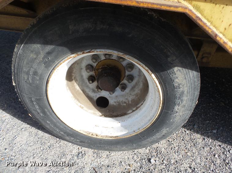 image for item DA2472 2006 Belshe equipment trailer