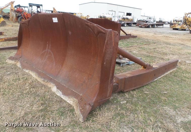 image for item DA2476 Komatsu 135 SU single tilt dozer blade