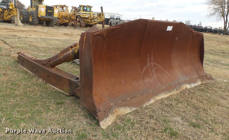 image for item DA2476 Komatsu 135 SU single tilt dozer blade