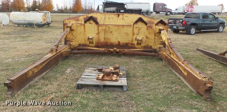 image for item DA2476 Komatsu 135 SU single tilt dozer blade