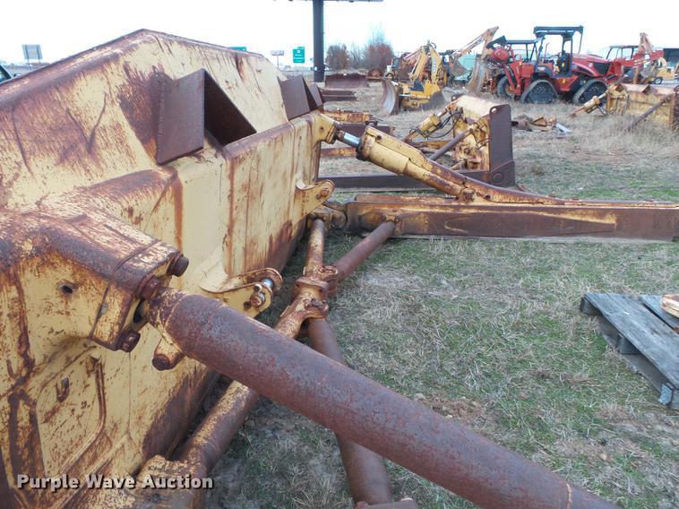 image for item DA2476 Komatsu 135 SU single tilt dozer blade