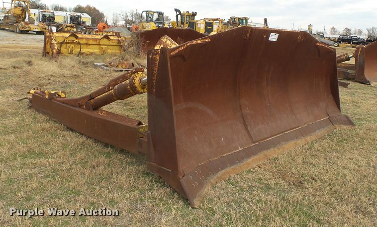 image for item DA2477 Komatsu 135 SU single tilt dozer blade