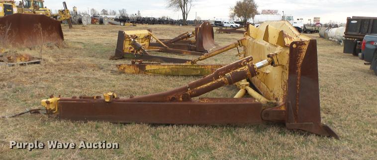 image for item DA2477 Komatsu 135 SU single tilt dozer blade