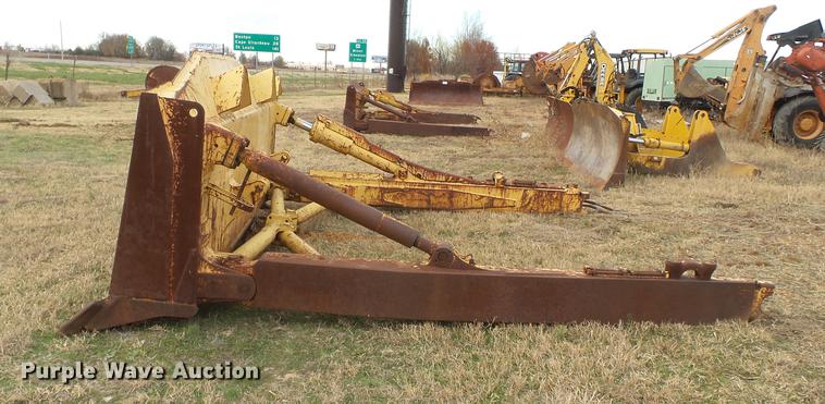 image for item DA2477 Komatsu 135 SU single tilt dozer blade