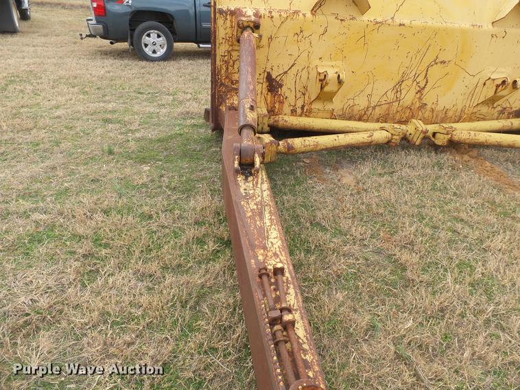 image for item DA2477 Komatsu 135 SU single tilt dozer blade