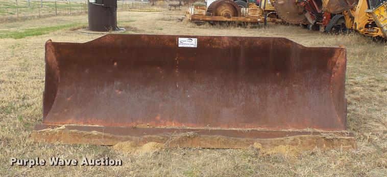 image for item DA2479 Komatsu D68E SU single tilt dozer blade