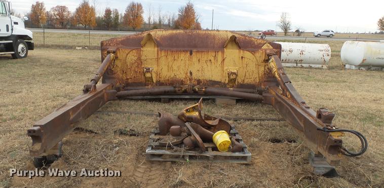 image for item DA2480 Komatsu 135 SU single tilt dozer blade