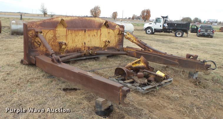 image for item DA2480 Komatsu 135 SU single tilt dozer blade