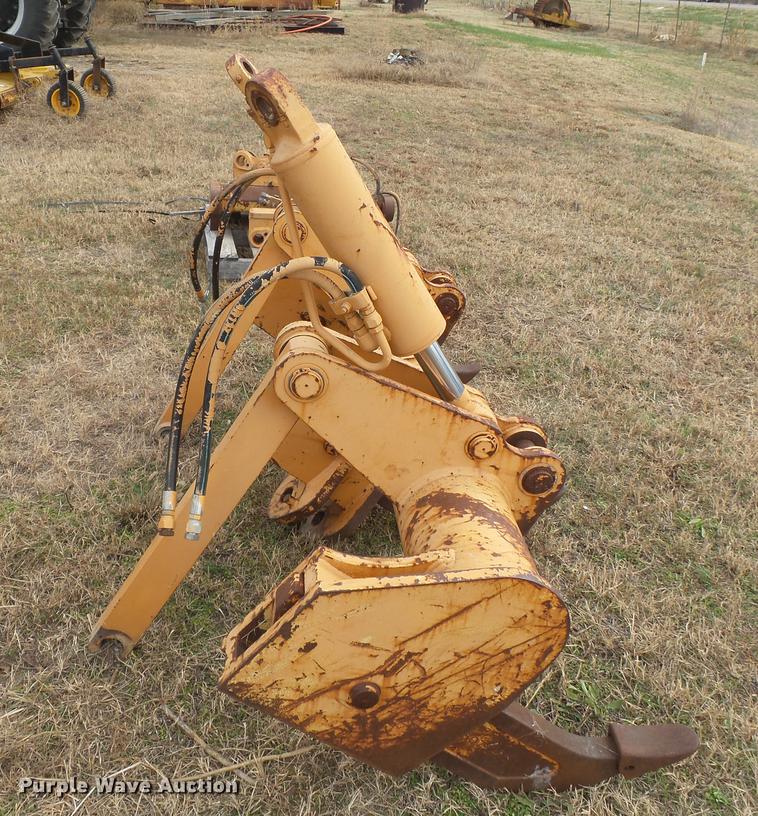 image for item DA2481 Case 1150 three shank ripper