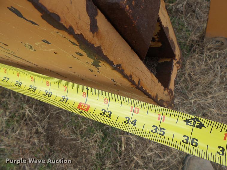 image for item DA2481 Case 1150 three shank ripper