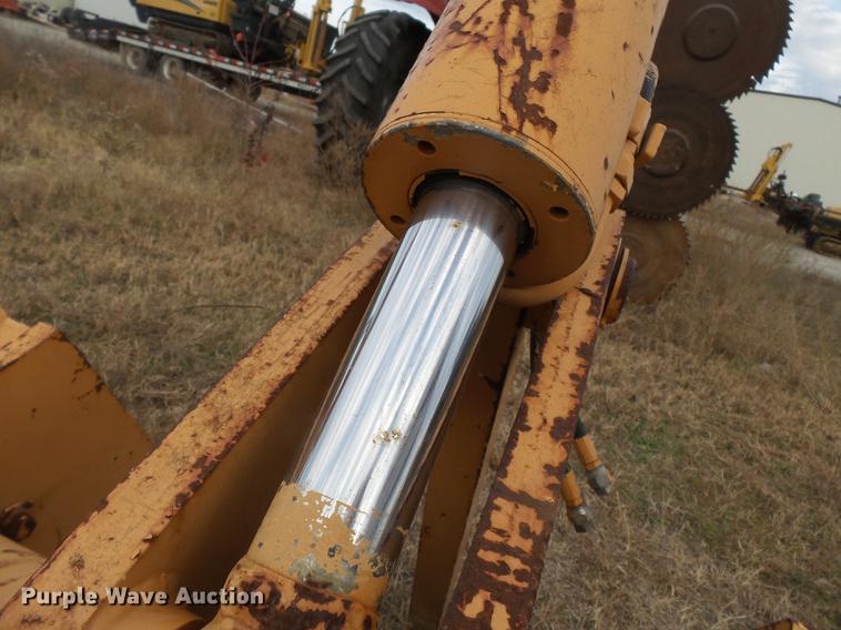 image for item DA2481 Case 1150 three shank ripper