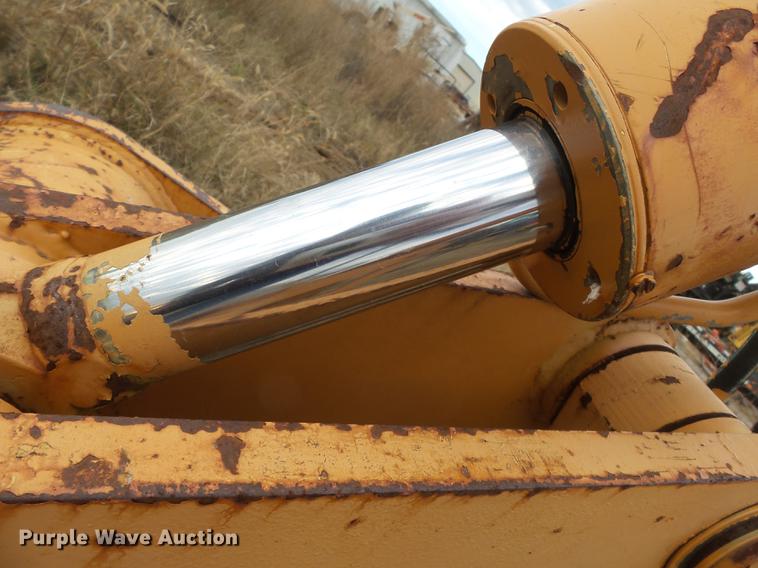 image for item DA2481 Case 1150 three shank ripper