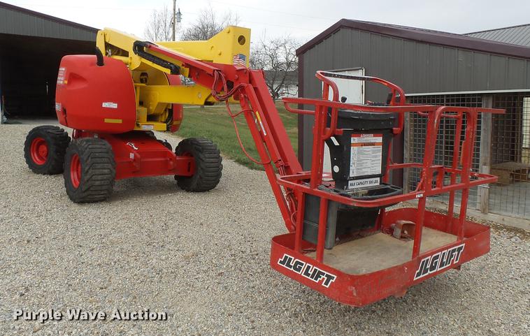 image for item DA2496 1999 JLG 450AJ boom lift