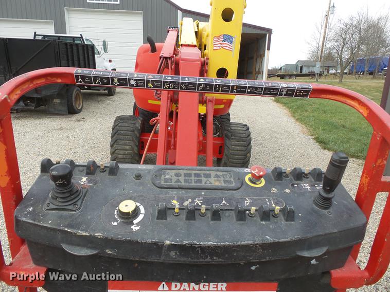 image for item DA2496 1999 JLG 450AJ boom lift