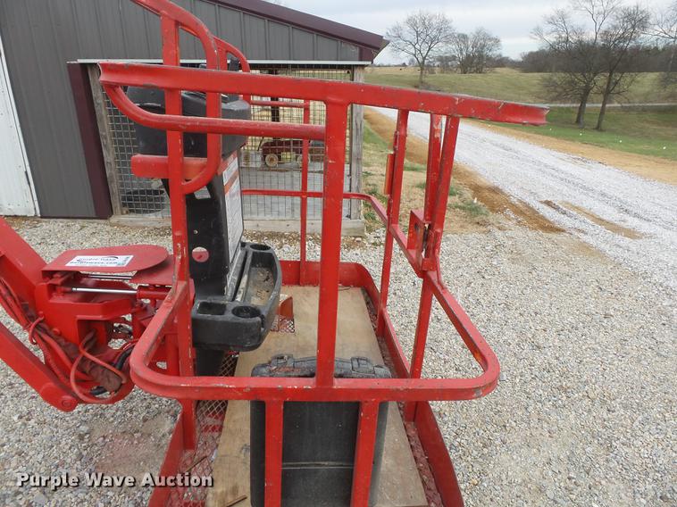 image for item DA2496 1999 JLG 450AJ boom lift