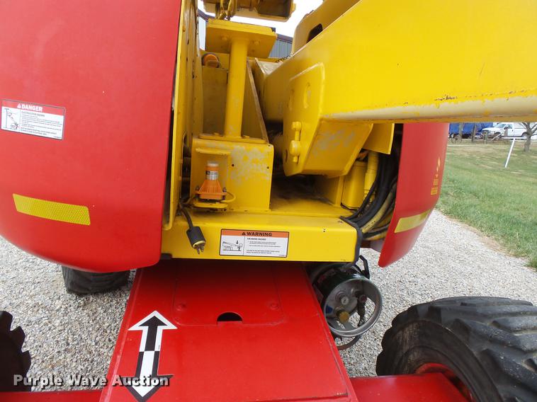 image for item DA2496 1999 JLG 450AJ boom lift