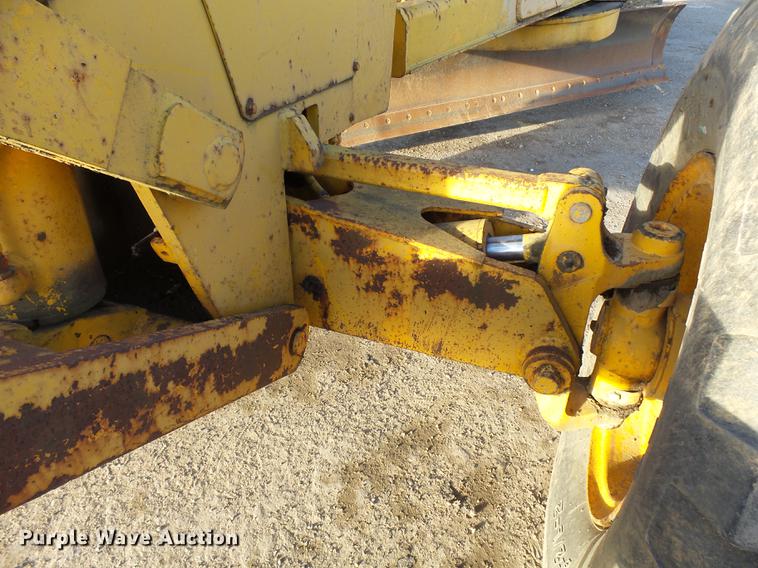 image for item DA3565 1976 John Deere 670 motor grader