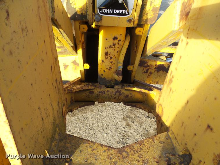 image for item DA3565 1976 John Deere 670 motor grader