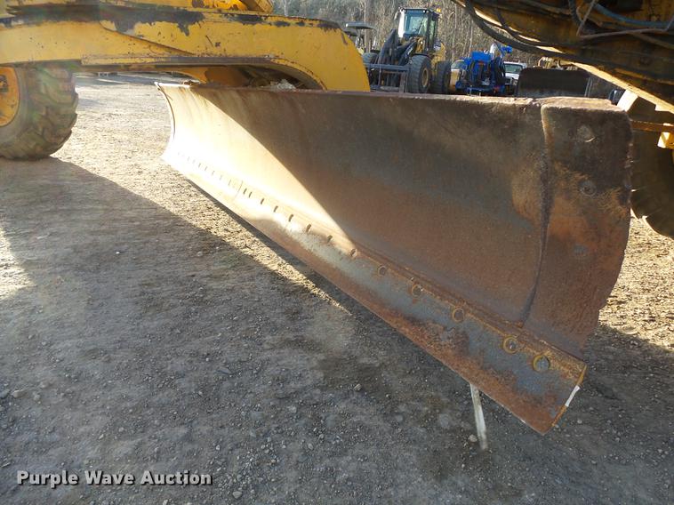 image for item DA3565 1976 John Deere 670 motor grader