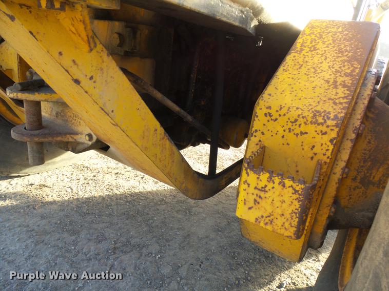 image for item DA3565 1976 John Deere 670 motor grader