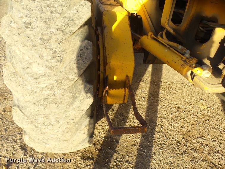 image for item DA3565 1976 John Deere 670 motor grader