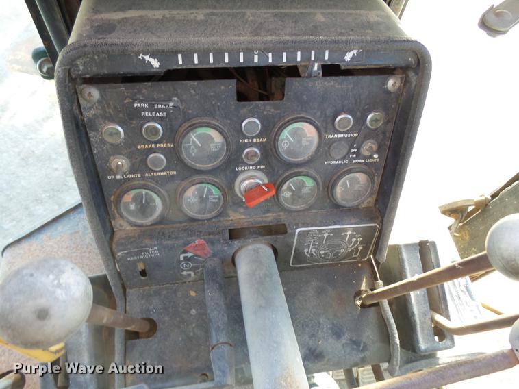 image for item DA3565 1976 John Deere 670 motor grader